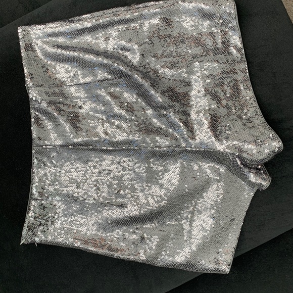 New Forever 21 sequin shorts. Size Small - Picture 8 of 12